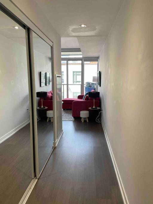 טורונטו Gorgeous Downtown Condo מראה חיצוני תמונה